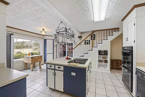 Kitchen - 6293 Ehrhardt Rd, Ehrhardt, SC 29081 photo 3 of 5