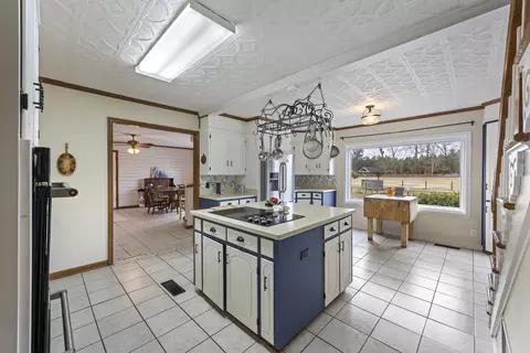 Kitchen - 6293 Ehrhardt Rd, Ehrhardt, SC 29081 photo 5 of 5
