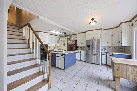 Kitchen - 6293 Ehrhardt Rd, Ehrhardt, SC 29081 photo 1 of 5