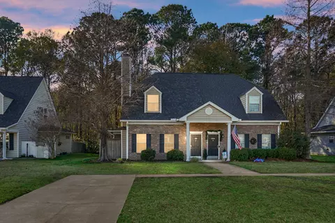 2200 Kings Gate Ln, Mount Pleasant, SC 29466