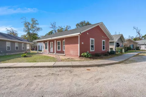 8 Laurel Leaf Ln, Charleston, SC 29412
