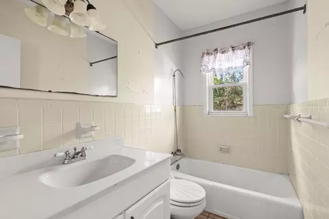 Bath - 417 Dennis Ave, Moncks Corner, SC 29461 photo 1 of 4