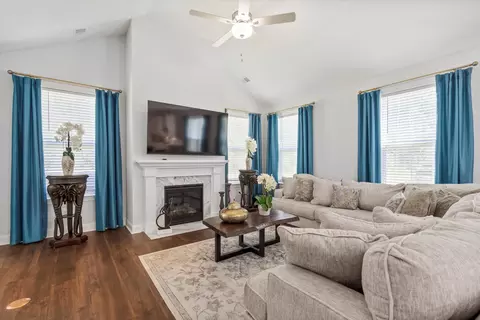 Living - 428 Eagleview Dr, Moncks Corner, SC 29461 photo 1 of 2