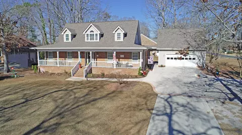 22 Ridge Lake Dr, Manning, SC 29102