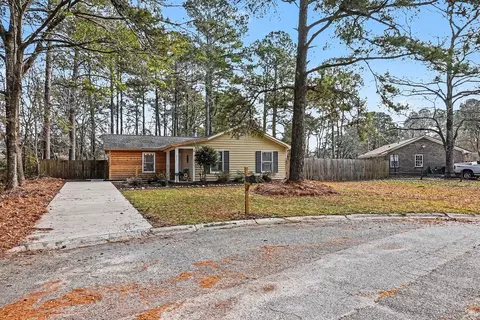 451 Longleaf Dr, Summerville, SC 29483