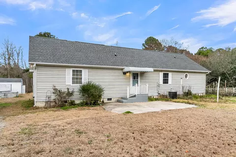 1677 Clearview Dr, Manning, SC 29102