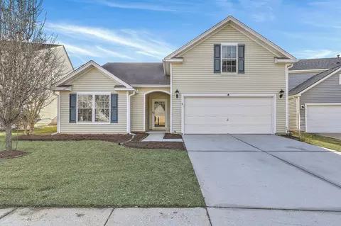 214 Goldfinch Ln, Summerville, SC 29485