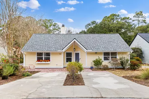 1115 Honeysuckle Ct, Mount Pleasant, SC 29464