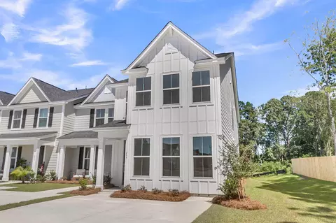 725 Alma Square Dr, Moncks Corner, SC 29461