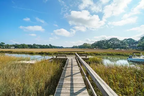 147 Oyster Point Row, Charleston, SC 29412