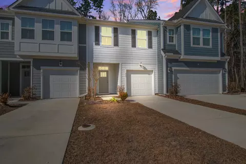 499 Trotters Ln, Moncks Corner, SC 29461