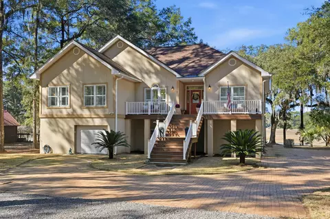 8448 Chisolm Plantation Rd, Edisto Island, SC 29438