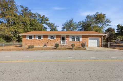 102 Wiley St, Walterboro, SC 29488