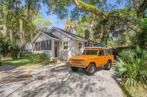 112 W West Huron Ave, Folly Beach, SC 29439