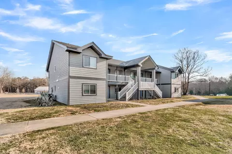 1402 Tailrace Dr, Moncks Corner, SC 29461