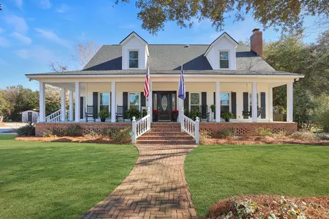 1109 Hollybrooke Dr, Moncks Corner, SC 29461