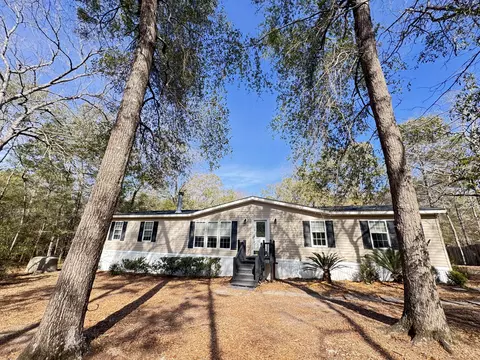 977 Macon Ln, Walterboro, SC 29488