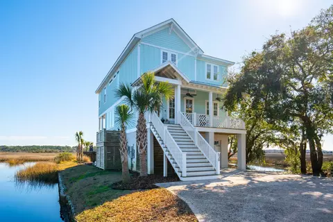 538 Towles Crossing Dr, Johns Island, SC 29455