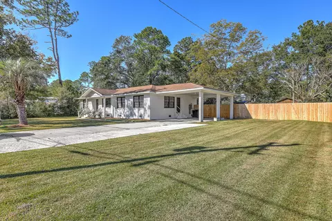 702 N Palmetto St, Summerville, SC 29483