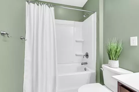 Bath - 405 Bear Tree Ct, Moncks Corner, SC 29461 photo 5 of 6