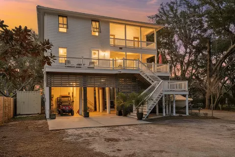 1527 Macoma Dr, Mount Pleasant, SC 29466