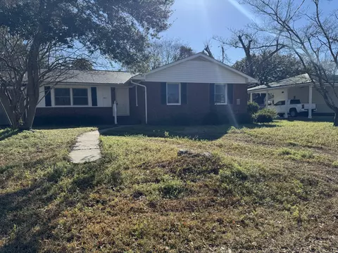 1907 Aichele Dr, North Charleston, SC 29406