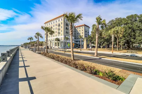 1 King St #704, Charleston, SC 29401