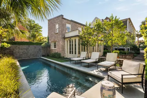 32 Society St, Charleston, SC 29401