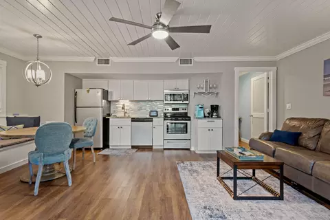 4278 Mariners Watch Dr, Kiawah Island, SC 29455