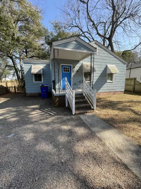2705 W Surrey Dr, North Charleston, SC 29405