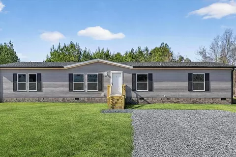 107 Kal Rd, Harleyville, SC 29448