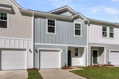 488 Colchester Ct, Moncks Corner, SC 29461