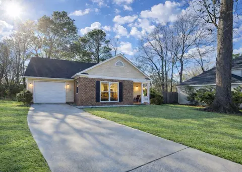108 Kings Ct, Goose Creek, SC 29445