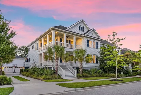 1636 Oak Leaf St, Daniel Island, SC 29492