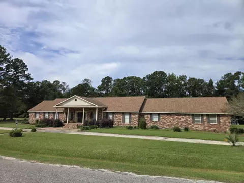 224 Country Club Blvd, Saint George, SC 29477