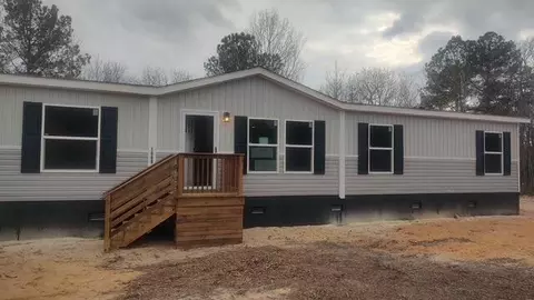 1069 Wild Rose Ct, Manning, SC 29102