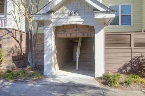 2244 Ashley Crossing Dr #615, Charleston, SC 29414