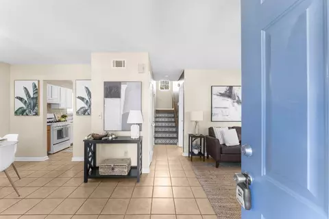 38 Woodleaf Ct, Charleston, SC 29407