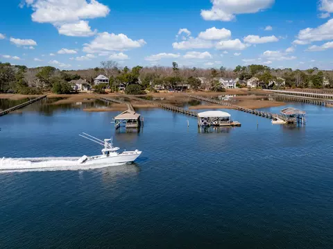 5648 Captain Kidd Rd, Hollywood, SC 29449