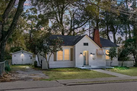 221 Brownlehe St, Walterboro, SC 29488