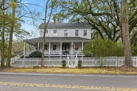 216 W Carolina Ave, Summerville, SC 29483