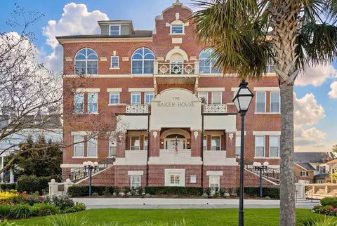 55 Ashley Ave #17, Charleston, SC 29401