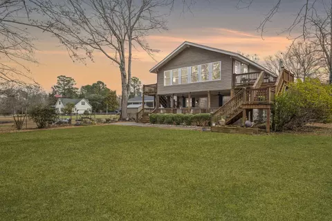 107 Jacks Ln, Bonneau, SC 29431