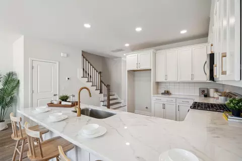 Kitchen - 739 Alma Square Dr, Moncks Corner, SC 29461 photo 6 of 8
