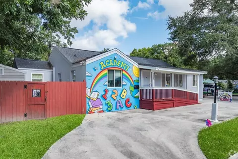 24 Sycamore Ave, Charleston, SC 29407