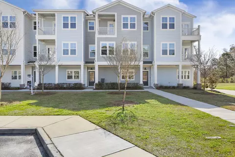 635 N Laurel St, Summerville, SC 29483