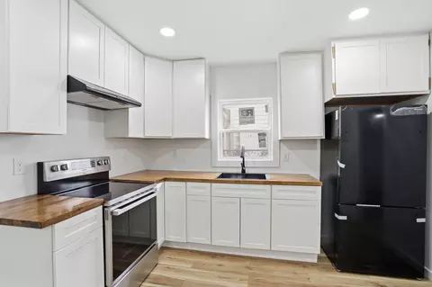 Kitchen - 104 Ocarroll St, Moncks Corner, SC 29461 photo 3 of 4