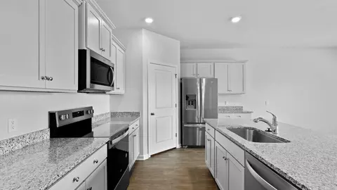 613 Perch Ln, Santee, SC 29142 photo 9