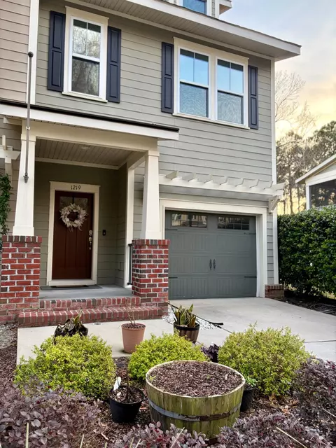 1219 Dingle Rd, Mount Pleasant, SC 29466