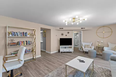 55 Ashley Ave #6, Charleston, SC 29401
